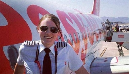 世界最年輕美女機長 凱特·威廉姆斯13歲就會開飛機了