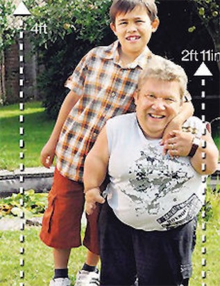 英國最矮父親 50歲的麥可身高僅88公分