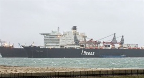 世界上最大的雙體船 Pieter Schelte號(hào)排水量為93.2萬(wàn)噸