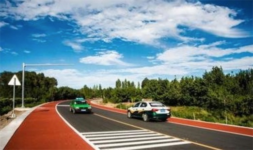 中國(guó)最長(zhǎng)彩色觀光大道 敦煌市鳴沙山景觀大道全線長(zhǎng)32.306km