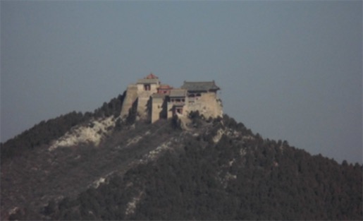 中國天下第一鐵頂 位于河南省輝縣市回龍村境內的老爺頂