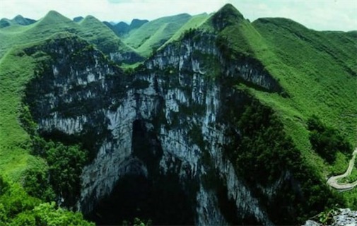 世界最大的天坑群 樂(lè)業(yè)天坑群占地約20平方千米