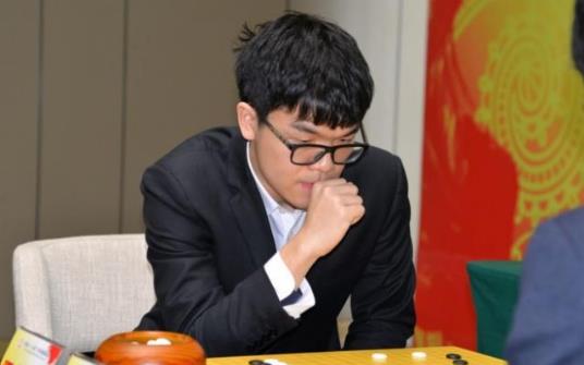 百靈杯柯潔2-0戰(zhàn)勝韓國(guó)第一人申真谞 成為圍棋史上最年輕“七冠王”