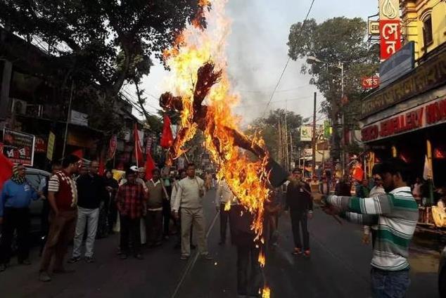 人類歷史上最大規(guī)模罷工 印度2億人上街游行抗議政府新立法