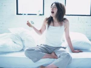 清晨賴床不起易生?。繎?yīng)培養(yǎng)正確的睡眠習(xí)慣