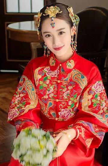 敬酒的時候可以穿秀禾服嗎?秀禾服能不能穿別人穿過的