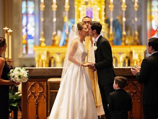 一個(gè)二婚一個(gè)頭婚怎么辦婚禮?結(jié)婚去女方家接新娘的人有講究嗎