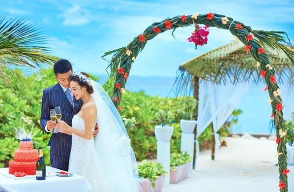定點拍攝嗎?誘導好評嗎?鉑爵旅拍教您選擇靠譜的婚紗旅拍公司