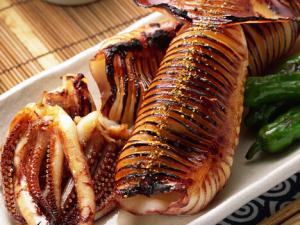 哺乳期能吃魷魚嗎？哺乳期吃魷魚的做法