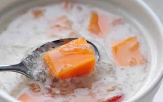 之前還飽滿的乳房開始下垂 盤點(diǎn)產(chǎn)后食補(bǔ)豐胸良方