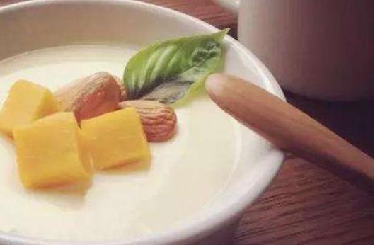 之前還飽滿的乳房開始下垂 盤點(diǎn)產(chǎn)后食補(bǔ)豐胸良方
