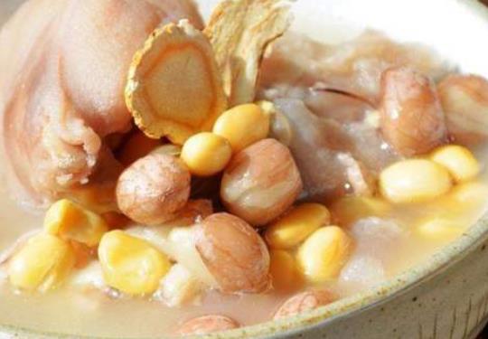 之前還飽滿的乳房開始下垂 盤點(diǎn)產(chǎn)后食補(bǔ)豐胸良方