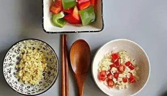 在生產(chǎn)之后要做好恢復(fù)身體的準(zhǔn)備 推薦3種坐月子吃的食物
