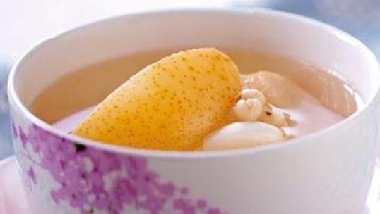 產(chǎn)后媽媽都會感覺到非常煩惱產(chǎn)后掉頭發(fā) 或許你可以這樣做
