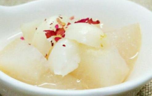 有些產(chǎn)婦們的睡眠質(zhì)量很不好 產(chǎn)后睡眠不好應(yīng)對(duì)策略推薦給你