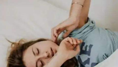 產(chǎn)后豐胸顯得尤為重要 4部美胸操升杯不是問題