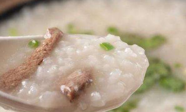 產(chǎn)后的一個(gè)月是身體恢復(fù)調(diào)養(yǎng)的最好時(shí)機(jī) 月子小米粥的食譜做法