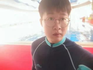 ICL晶體植入超全攻略!研究生在鄭州尖峰眼科開啟清晰睛彩人生