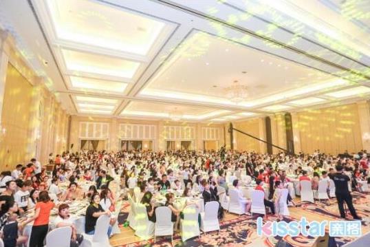 林心如出席2019親格新品發(fā)布會(huì)暨精英年會(huì)盛典!
