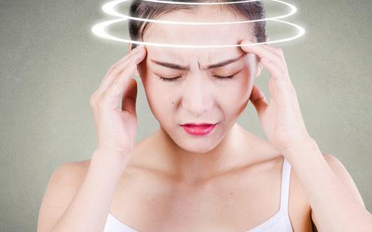 例假發(fā)燒頭疼怎么回事 例假時(shí)吃什么好
