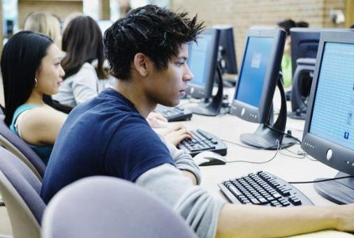 2021年大學(xué)生封閉管理周末能出校門嗎?大學(xué)生開學(xué)封閉多久可以出校門