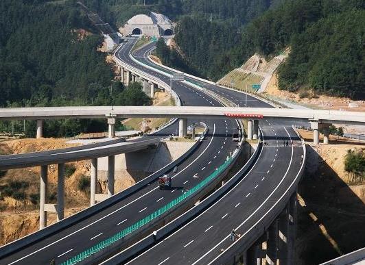 2021清明節(jié)上高速如何避免堵車?2021清明節(jié)高速免費嗎?