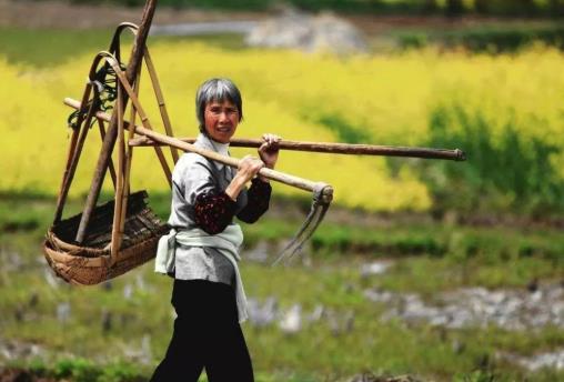 2021貧困戶脫貧還有啥優(yōu)惠政策?2021年脫貧了會(huì)取消低保嗎?