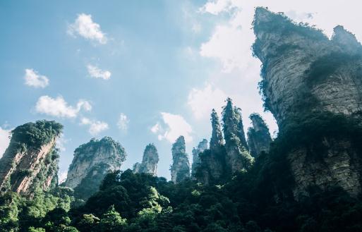 張家界全域降為低風(fēng)險(xiǎn)地區(qū) 張家界解封之后回家還需要隔離嗎