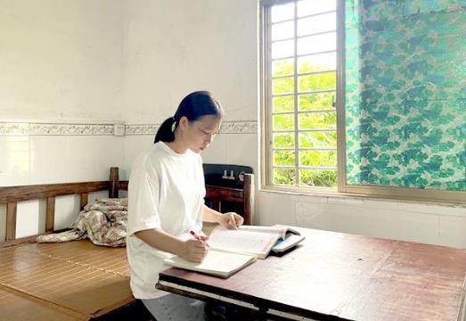 還不上助學(xué)貸款擔(dān)保人要負(fù)責(zé)還嗎?助學(xué)貸款一定要有貧困證明才給辦理嗎