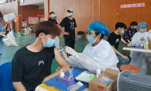 新冠疫苗加強(qiáng)針打了健康碼怎么不顯示呢 新冠疫苗第三針加強(qiáng)針18歲以下可以打嗎
