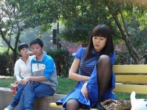 ?這三人構(gòu)成了一幅奇妙的風(fēng)景，誰看懂了？