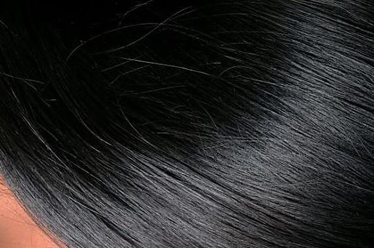 不吹頭發(fā)睡覺會頭疼嗎?頭發(fā)有分叉要剪掉嗎?