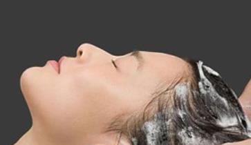女性們的造型一般都從燙發(fā)開始 燙發(fā)后頭發(fā)的護理有4大要點