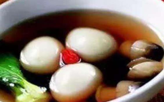 何首烏具有生發(fā)黑發(fā)的作用 脫發(fā)的食療法之何首烏煲雞蛋