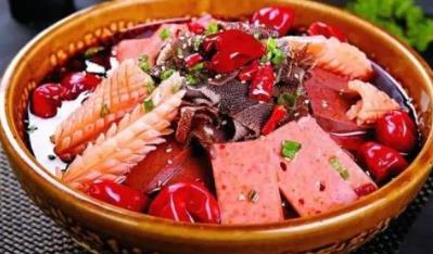 每個人每天都會有不同程度的掉發(fā)現(xiàn)象 養(yǎng)護頭發(fā)避免脫發(fā)