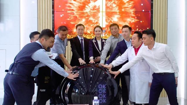 青逸植發(fā)百萬(wàn)公益援助基金在廣州青逸旗艦店隆重舉行