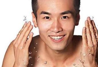 男性皮膚粗糙煩惱多多 3種護(hù)理方法助你皮膚光滑
