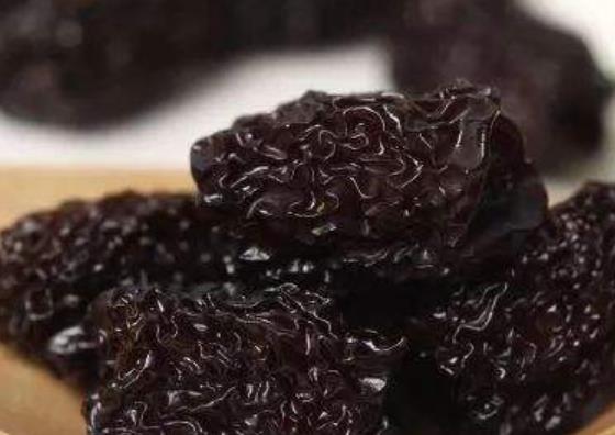 男性白發(fā)的現(xiàn)象越來越來嚴(yán)重 推薦4種預(yù)防白頭發(fā)的方法