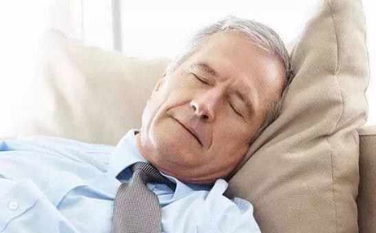 男性睡眠不足可能會導(dǎo)致不育 推薦4種不育食療方