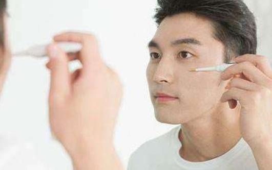 男性沒(méi)認(rèn)真護(hù)膚也很容易長(zhǎng)斑 男士護(hù)膚攻略大全