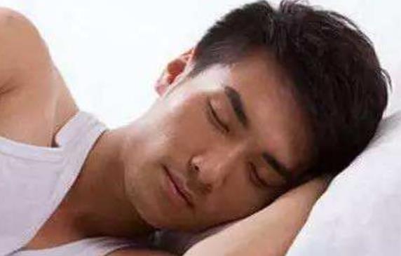 夜晚睡眠打鼾到底是怎么回事 4個(gè)因素導(dǎo)致你在睡覺時(shí)打鼾