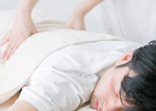 4個(gè)方法可快速緩解男性遺精 遺精的出現(xiàn)是一個(gè)比較常見(jiàn)的事情
