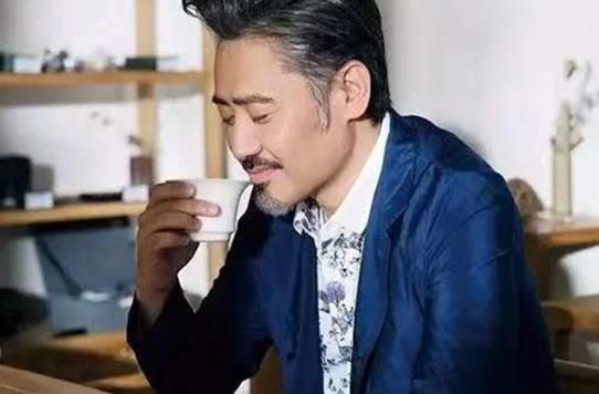 男人喝茶竟然有這4個(gè)好處 喝茶是男人經(jīng)常做的事情