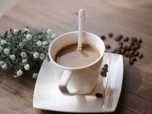 喝咖啡超過三杯會導(dǎo)致胸部變小嗎？