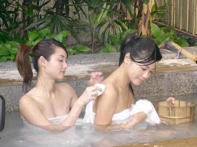 女性泡溫泉要注意什么?女人泡溫泉的注意事項,泡溫泉多長時間最適宜