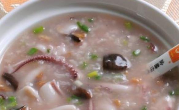 女人40歲到60歲左右會(huì)進(jìn)入更年期 推薦5種更年期吃的食物