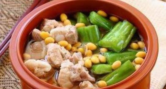 平胸的妹子心愿就是胸部能夠再長(zhǎng)一點(diǎn) 五種食譜吃出豐滿上圍