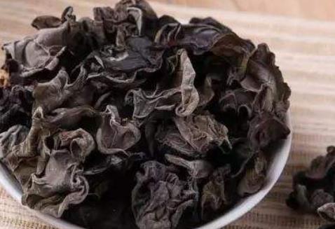 女人的體質(zhì)跟男人相比自然是會差一些 兩類食物吃出好身體