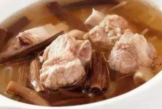 滋陰養(yǎng)顏是指從體內(nèi)調(diào)理身體代謝系統(tǒng) 夏季女人喝3種湯滋陰養(yǎng)顏