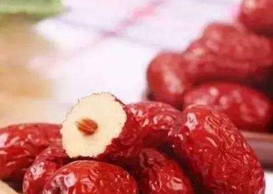 滋陰養(yǎng)顏是指從體內(nèi)調(diào)理身體代謝系統(tǒng) 夏季女人喝3種湯滋陰養(yǎng)顏